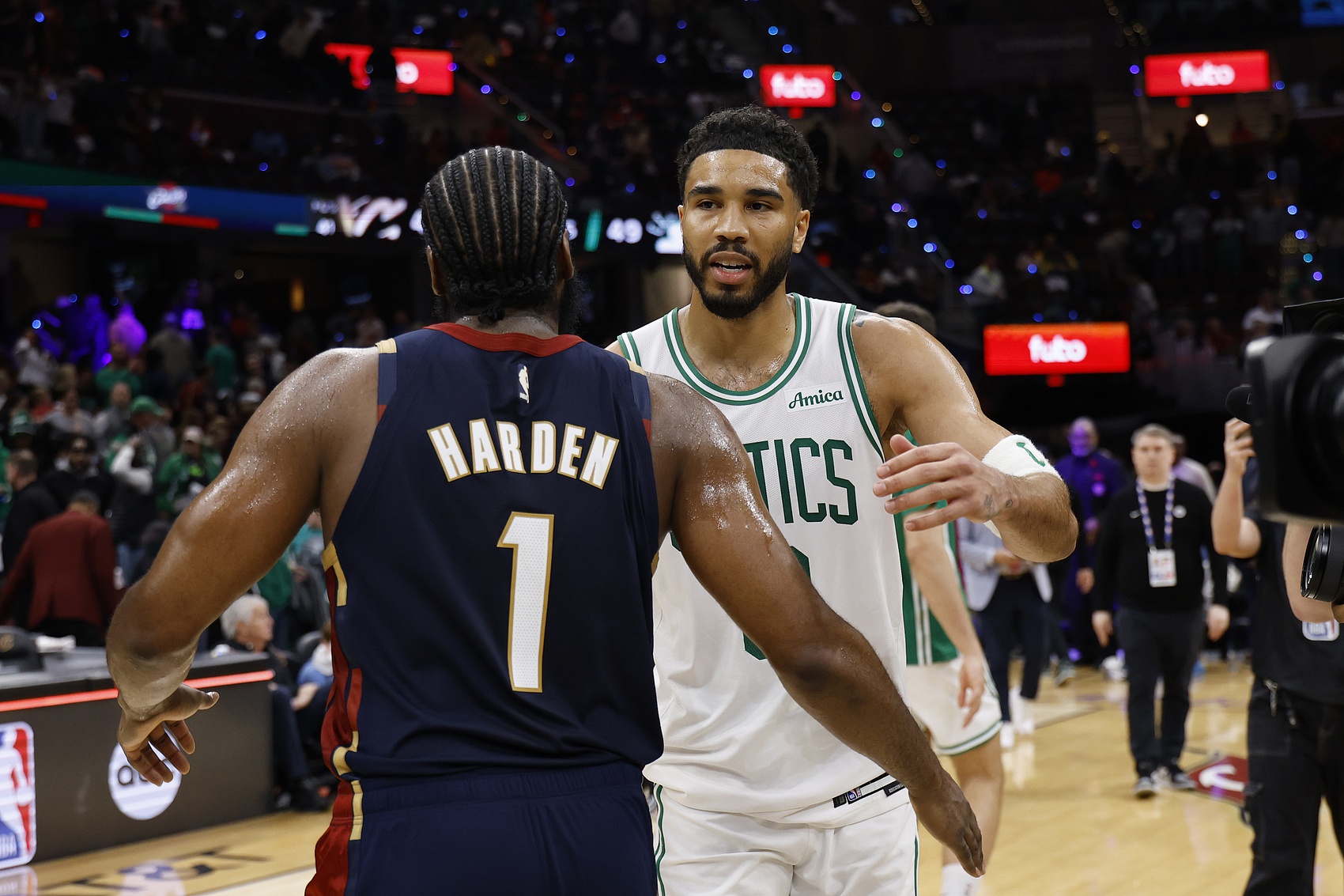 世界杯比赛在线观看地址-东部2号种子争夺战白热化！凯尔特人领跑 尼克斯&amp;骑士紧随其后